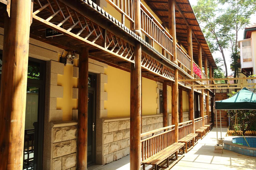 Qingdao Neptune Hotel Exterior foto